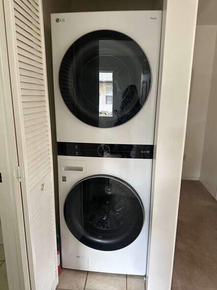 Building Photo - 70 Halili Ln