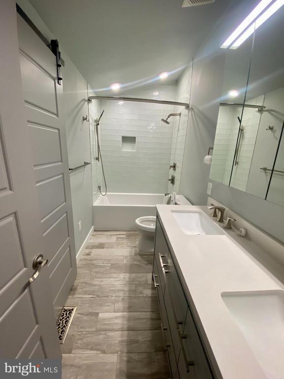 Building Photo - 112 England Run Ln