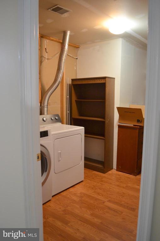 Building Photo - 43090 Sherbrooke Terrace