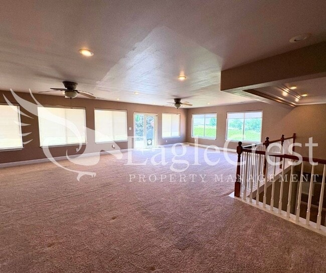 Building Photo - 44 Vinehill Dr