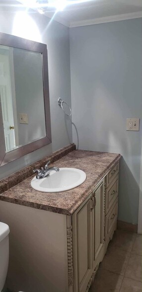 Building Photo - 5776 Leete Rd