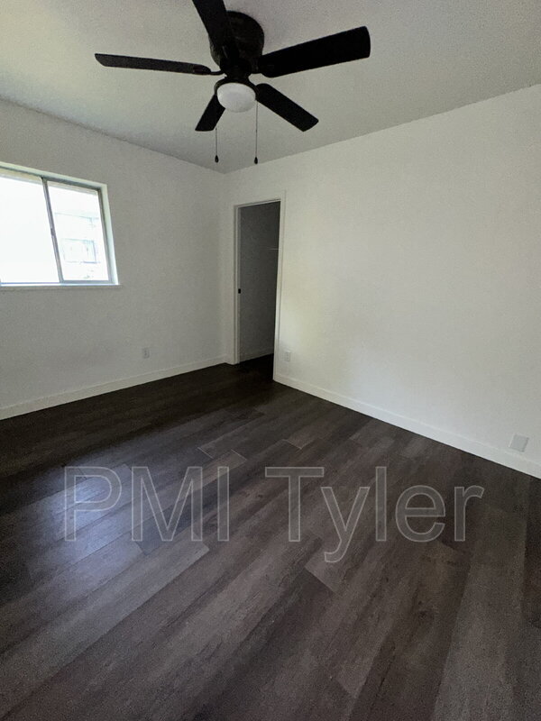 Building Photo - 1538 N Hill Ave