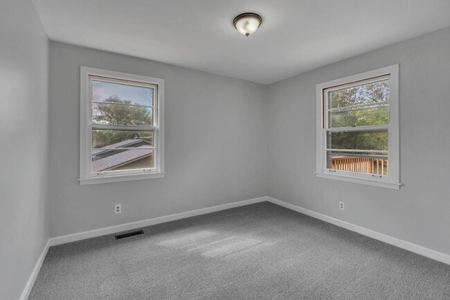 Building Photo - 314 Woodberry Dr