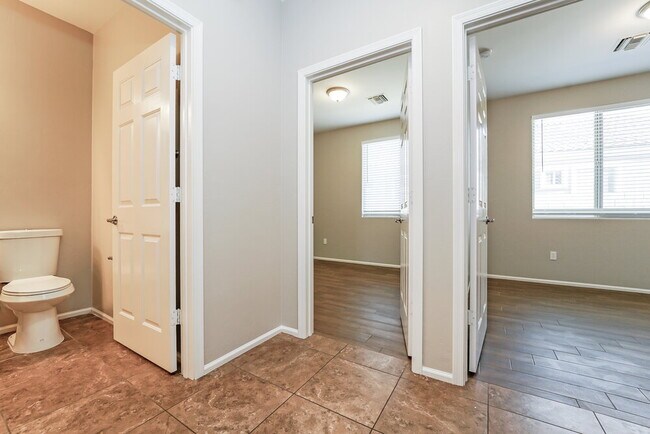 Building Photo - 7554 S Ocean Port Dr