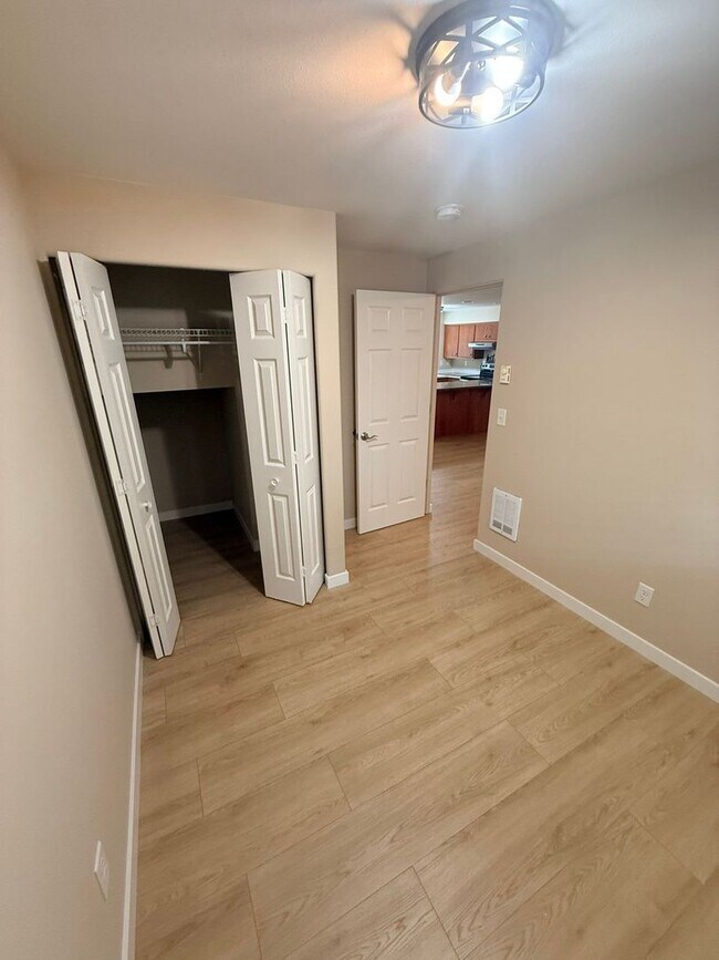 Building Photo - 870 Spurlock St