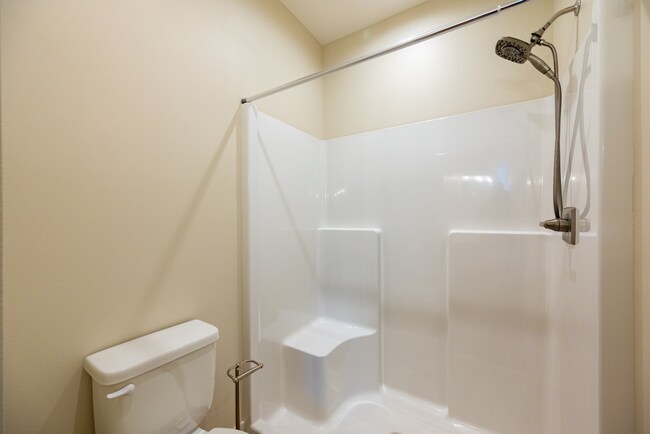 Building Photo - Modern 3-Bed x 2-Bath House