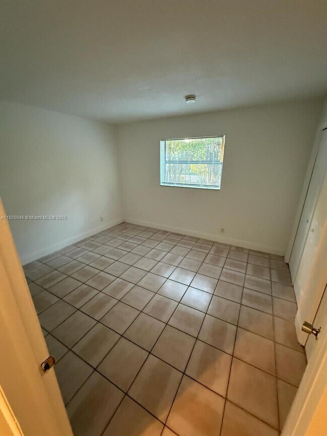 Building Photo - 9203 NW 38th Dr