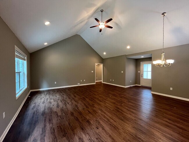 Building Photo - 3BR 2BA home in Greystone subdivision