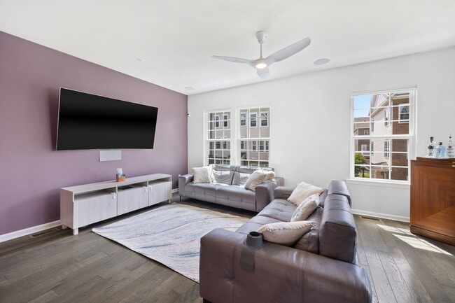 Building Photo - 84 Truman Dr