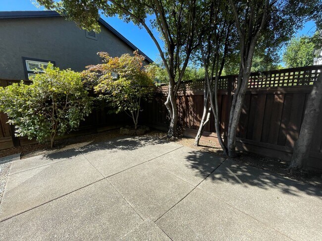 Building Photo - 2,199 Square Foot Beautiful 4-Bedroom Home | 2,199 Sq. Ft. | Prime Rincon Valley Location