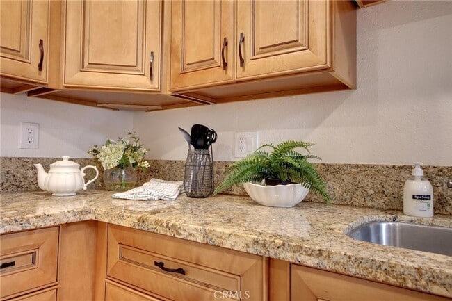 Building Photo - 430 E Country Club Blvd