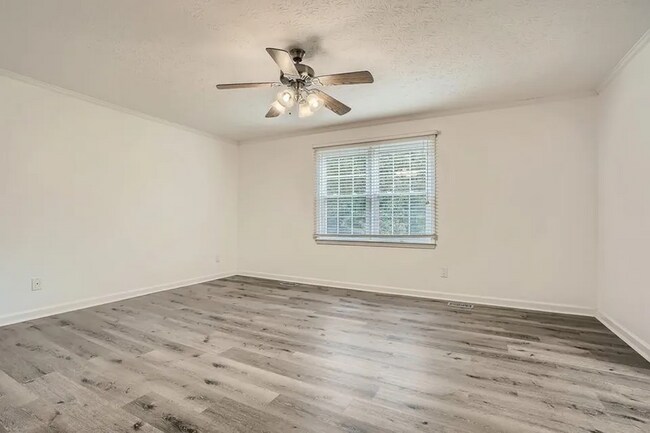Building Photo - Updated 3BR Home on Corner Lot in Whitewater School District