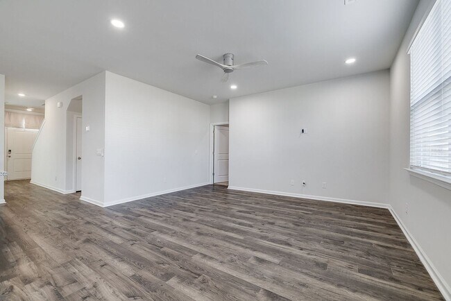 Building Photo - Spacious 5BR Home with Loft & Smart Features in Rincon