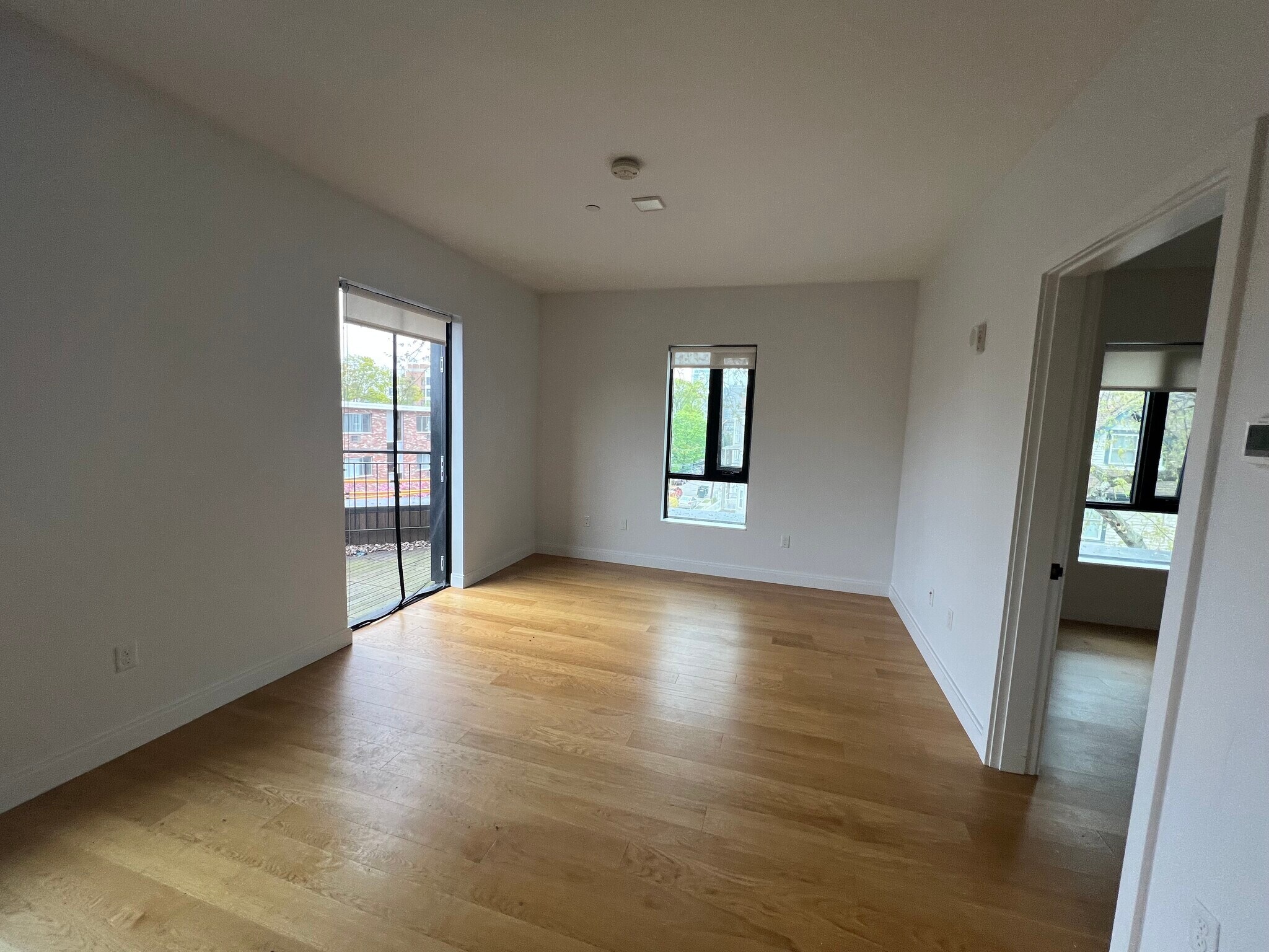 Building Photo - 83 Gardner St