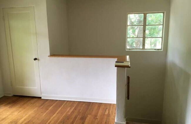 Building Photo - J02