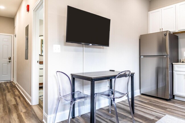 Building Photo - 701 E Street Southeast-SI ID1011208P