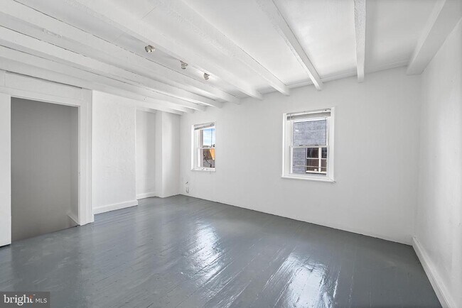 Building Photo - 1615 N Philip St