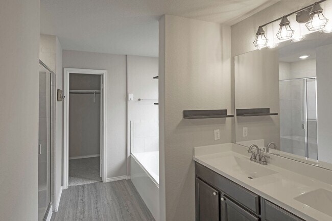 Building Photo - Beautiful 3 Bedroom Home in Voss Farms—Open Floor Plan & Great Outdoor Space!