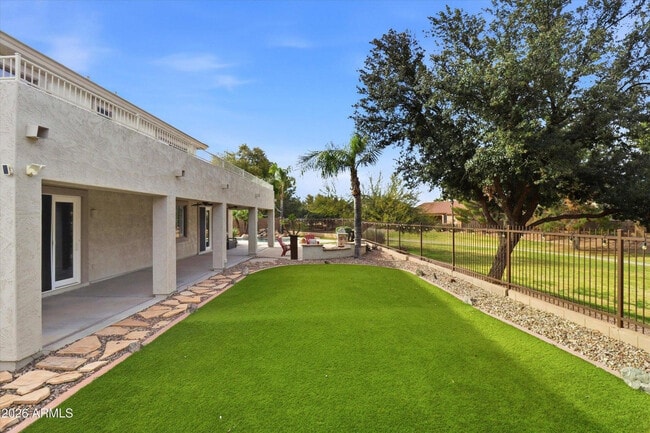 Building Photo - 3834 E Diamond Rd