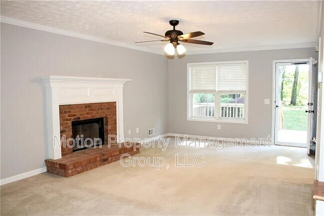 Building Photo - 861 Windward Rd