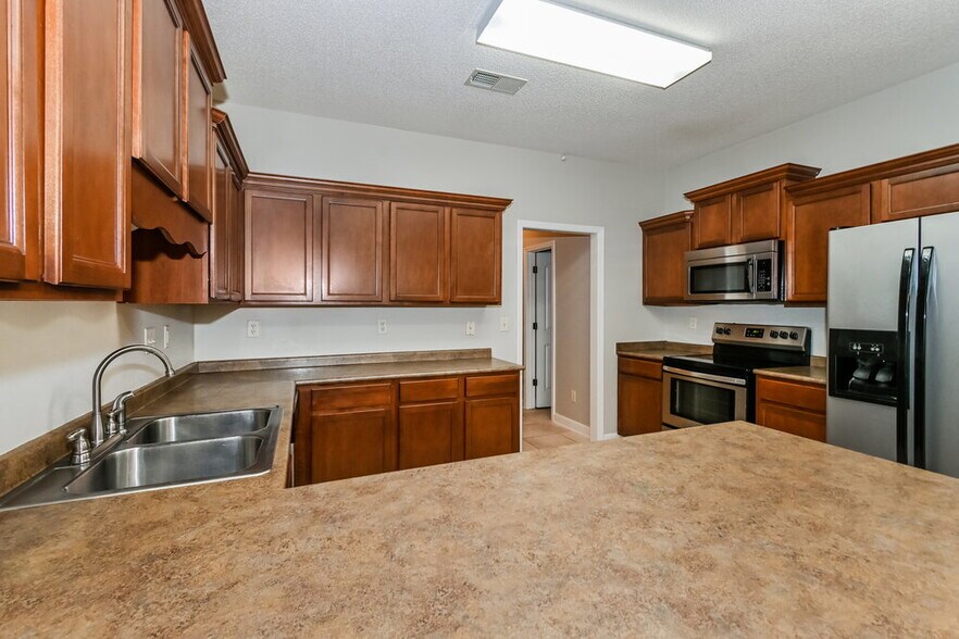 Building Photo - 10116 Hammersmith Ln
