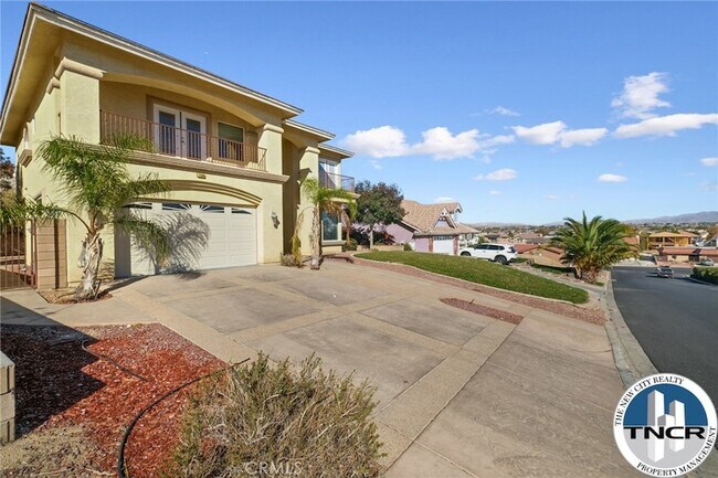 Building Photo - 17998 Vista Point Dr