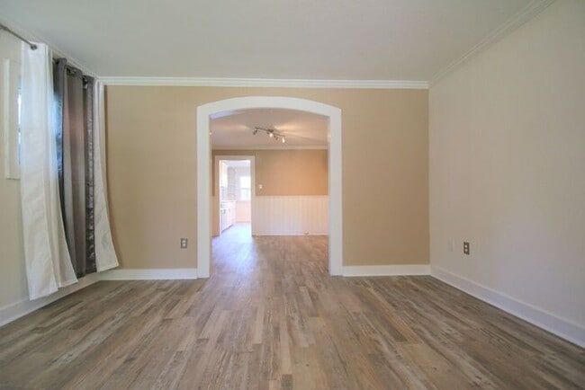 Building Photo - (("Wake Up in a Home YOU Love")) 2/2 STUNNING House Close to Exciting Downtown Fort Worth! An ABS...