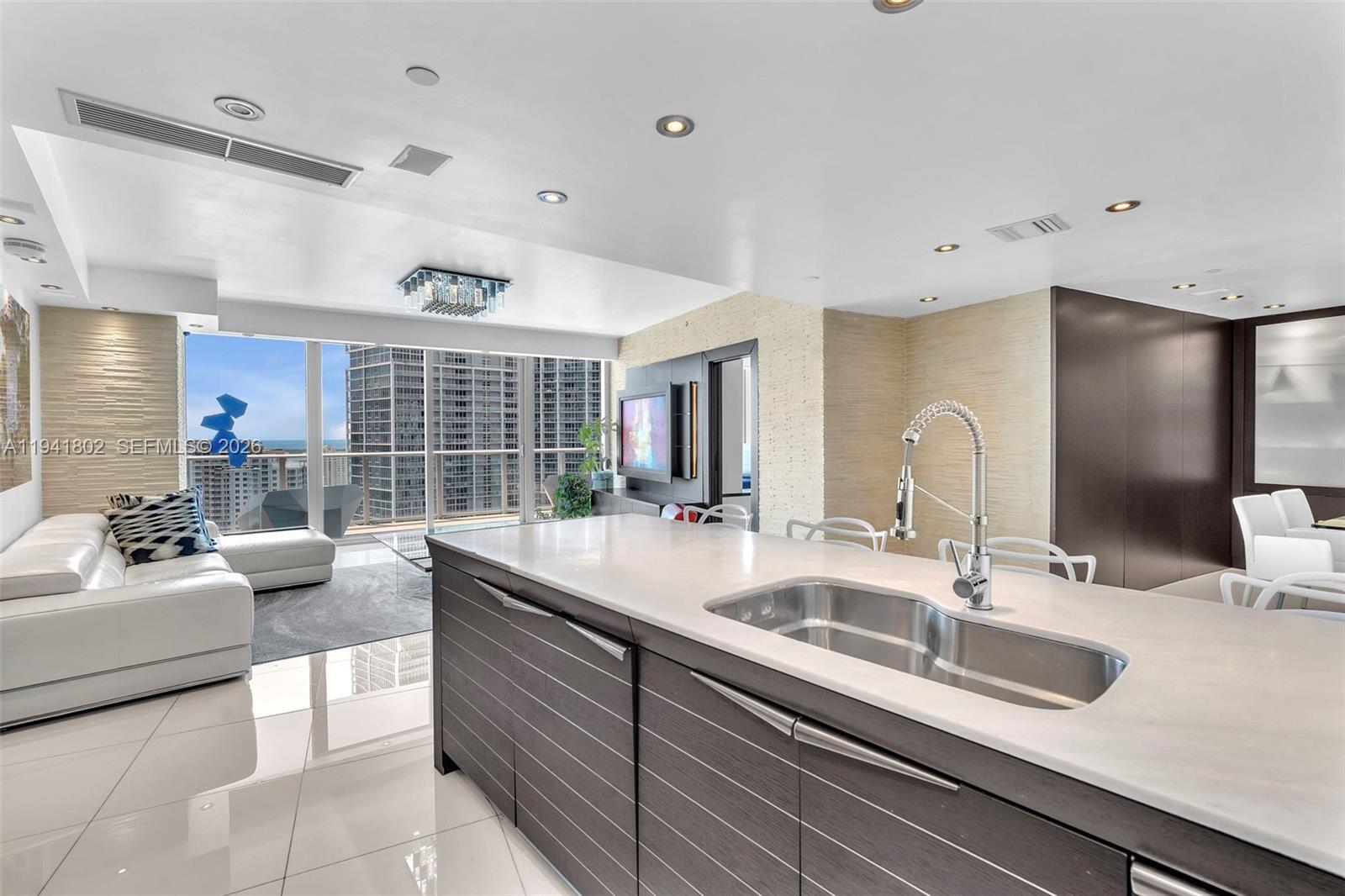 Building Photo - 200 Biscayne Boulevard Way