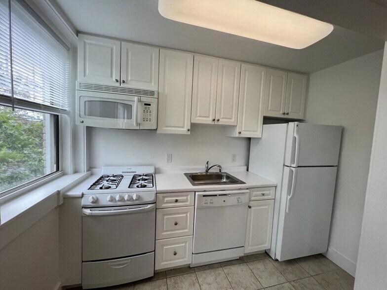 Building Photo - 1 Langdon St