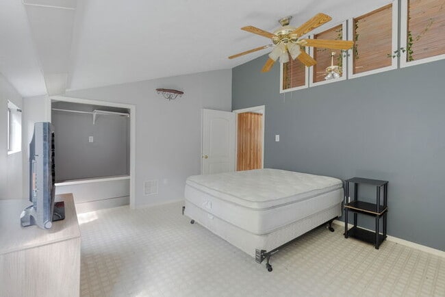 Building Photo - FOUR BEDROOM CHARMER WITH ADU IN CASTLE ROCK