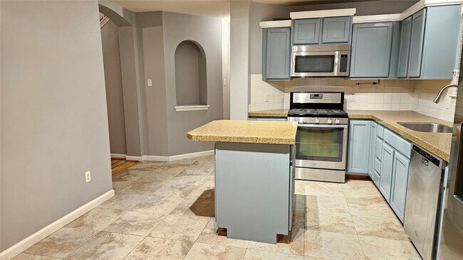 Building Photo - 17237 Tobermory Dr