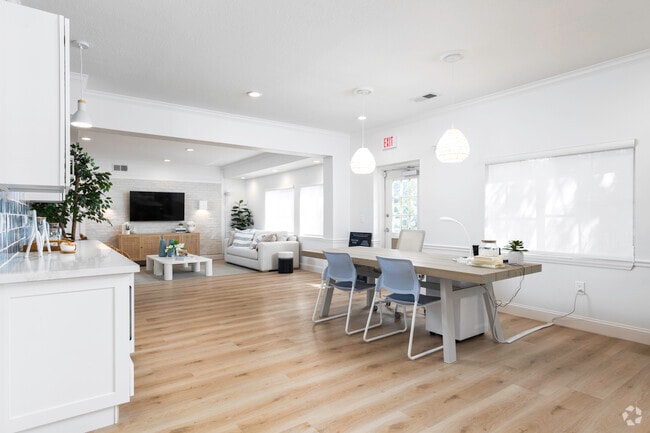 Clubhouse - Meri Palm Bay