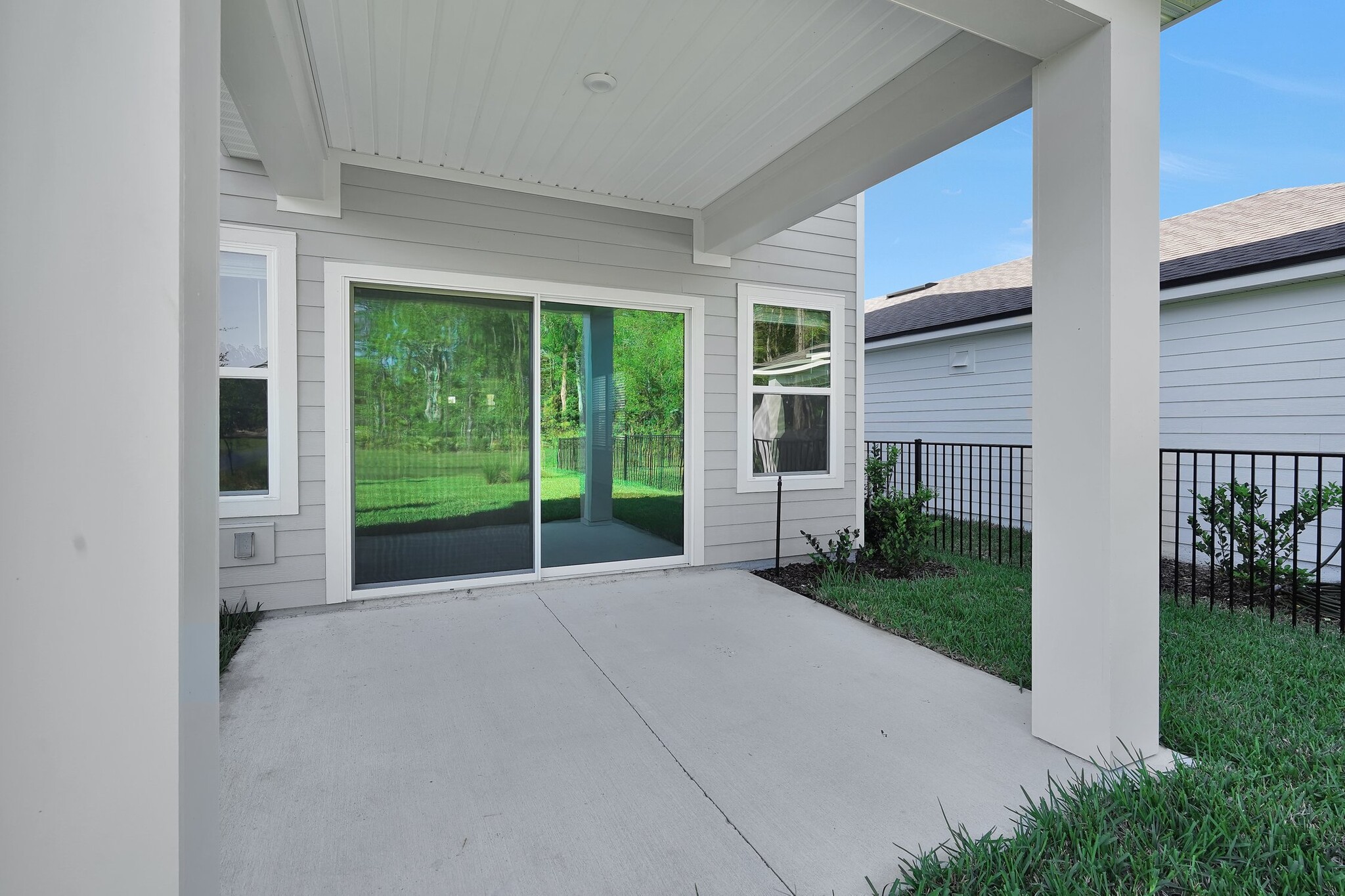 Building Photo - 162 Dahlia Falls Dr