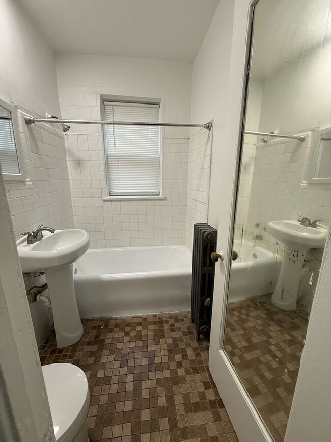 Building Photo - 158 N Central Ave