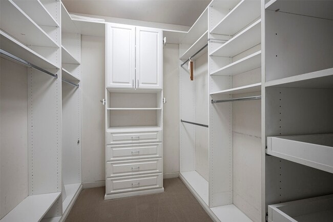 Building Photo - 3372 Miro Pl