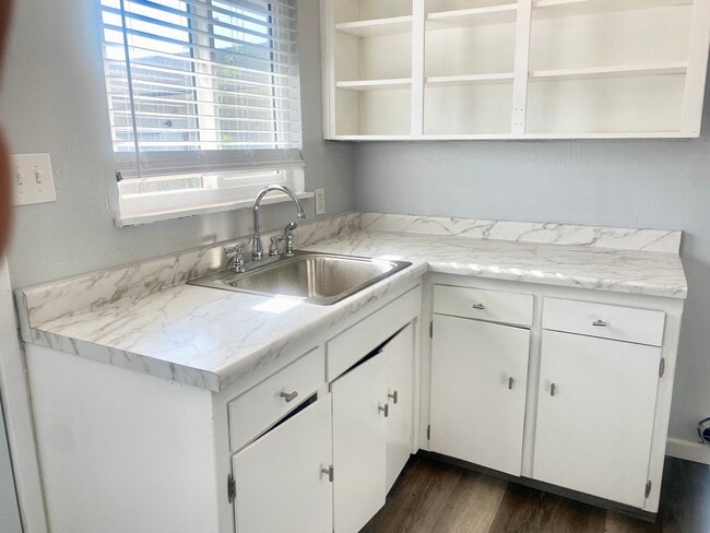 Building Photo - 3415-3417 E Terrace Ave