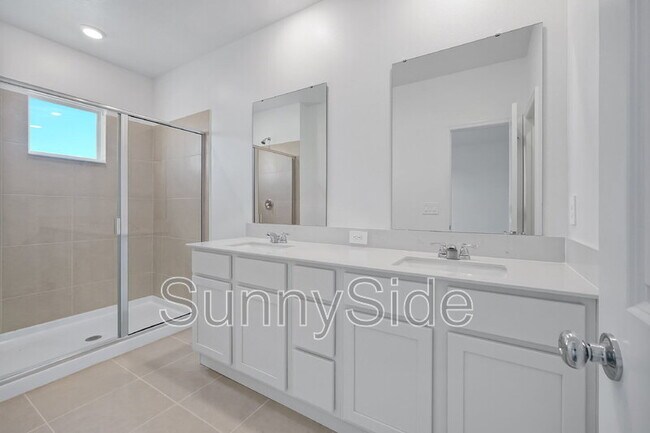 Building Photo - 2939 Maloof Dr