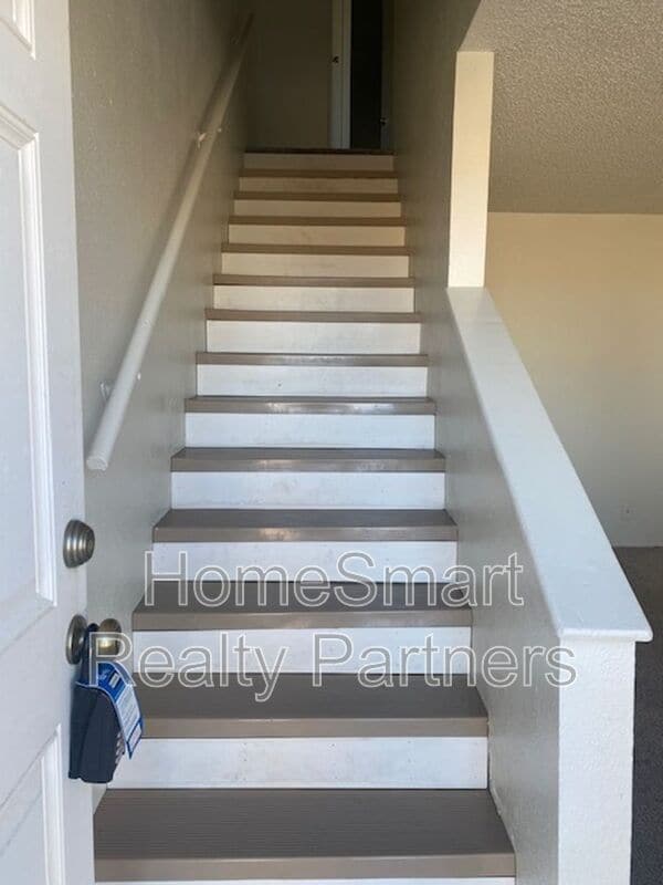 Building Photo - 112 Skyline Dr