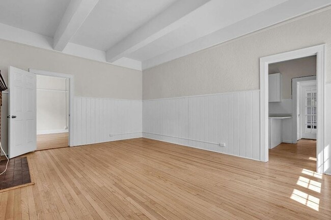 Building Photo - 149 Central Dr