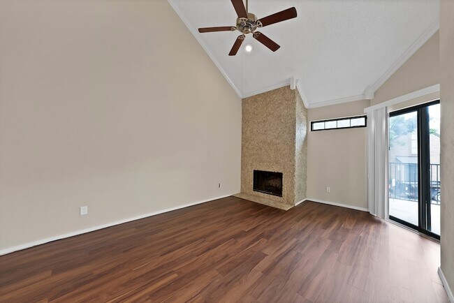 Building Photo - 2428 Forest Brook Ln