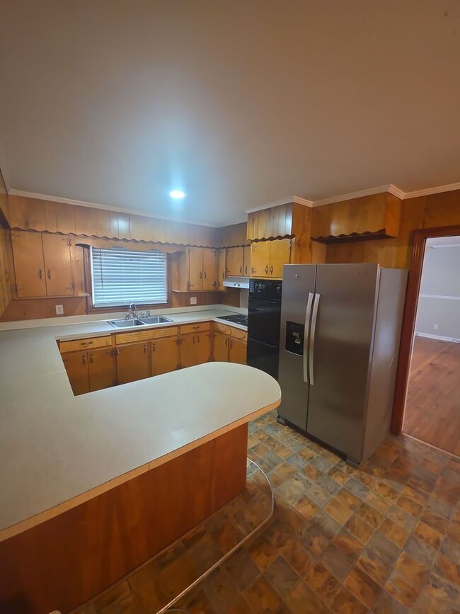 Building Photo - 3-Bedroom Home with Fireplace and Covered Patio in Sparta