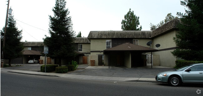 Building Photo - 5301 Demaret Ave