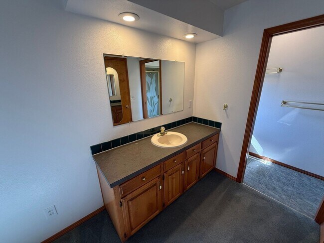 Building Photo - 460 SE Conifer Pl