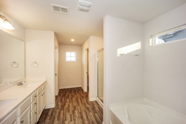 Building Photo - 199 Hamilton Pointe Dr