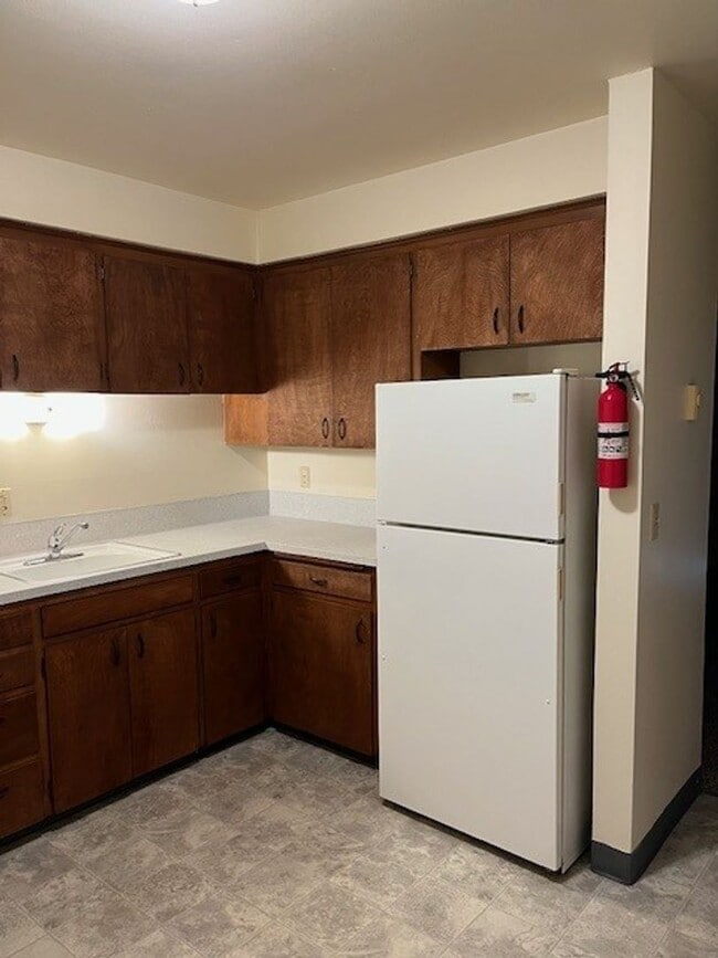 Building Photo - (964) 1 Bedroom / 1 Bathroom - Under New Management! **MOVE-IN SPECIAL**