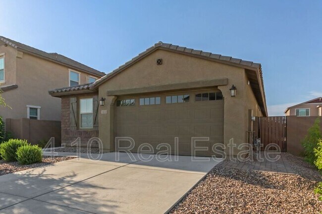 Building Photo - 2222 E Palmdale Ln