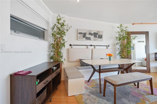 Building Photo - 1881 Washington Ave