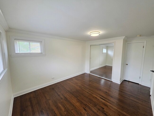 Building Photo - 9104 Oleander Ave