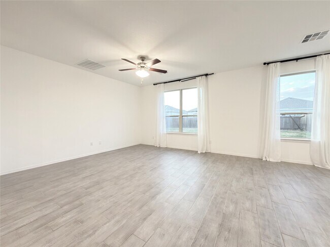 Building Photo - 9662 Caney Trails Rd