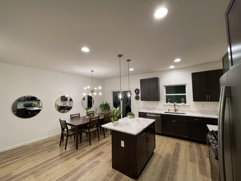 Stained Solid Wood Cabinets - 3381 Arbor Gardens Ct